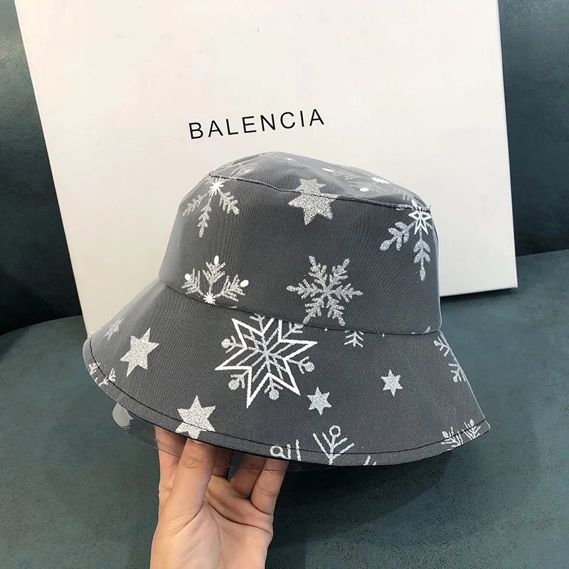 

2021 Christmas Snowflake Pattern Bucket Hat WOMEN Casual Sun Protection Fishing Hats Luxury Bucket Hat 3 Colors Can Choice