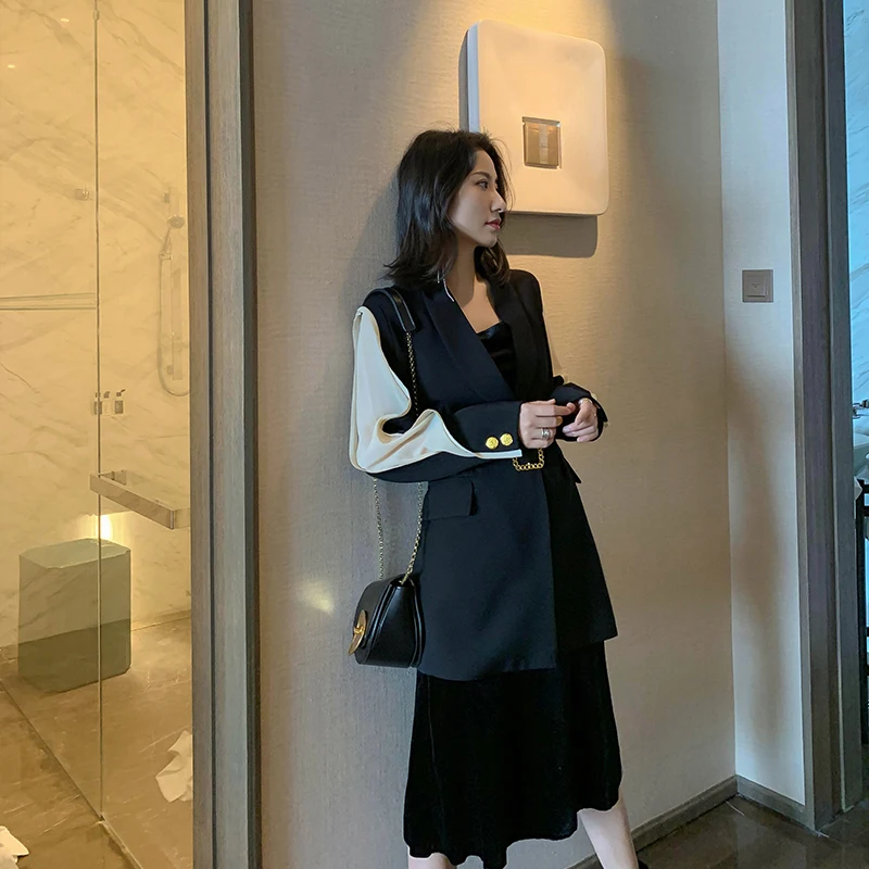 Женский блейзер с поясом осень 2021 | Женская одежда