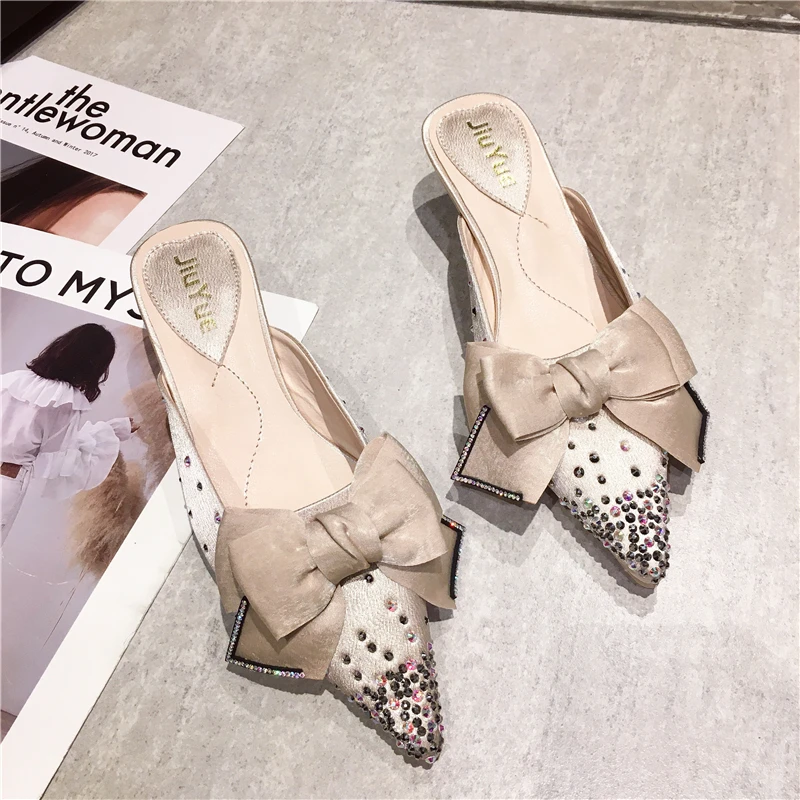 Мюли женские прозрачные со стразами шлепанцы с заостренным носком бант странный