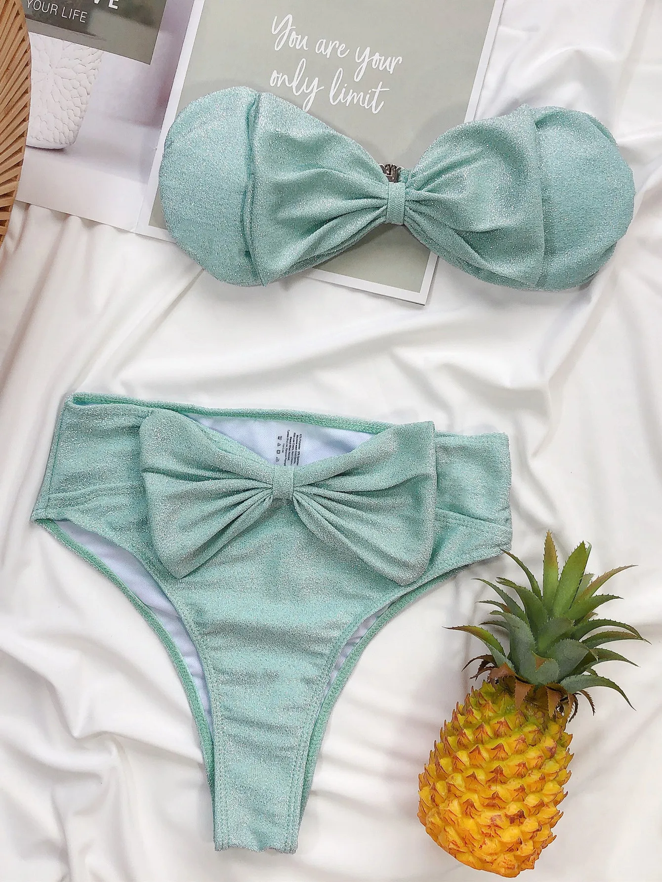 

New style swimwear European and American hot style swimwear Hot sale swimwear ladies split bright silk bikini