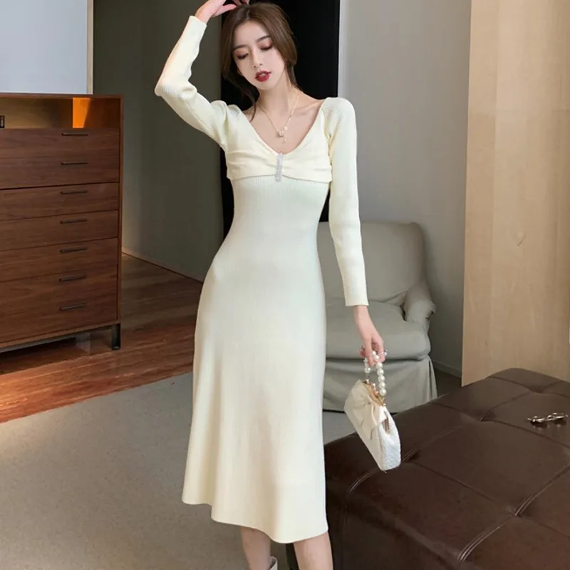 

2021 Autumn Winter Elegant V Neck Midi Dress Women Knitted Sweater Dress Long Sleeve Dress