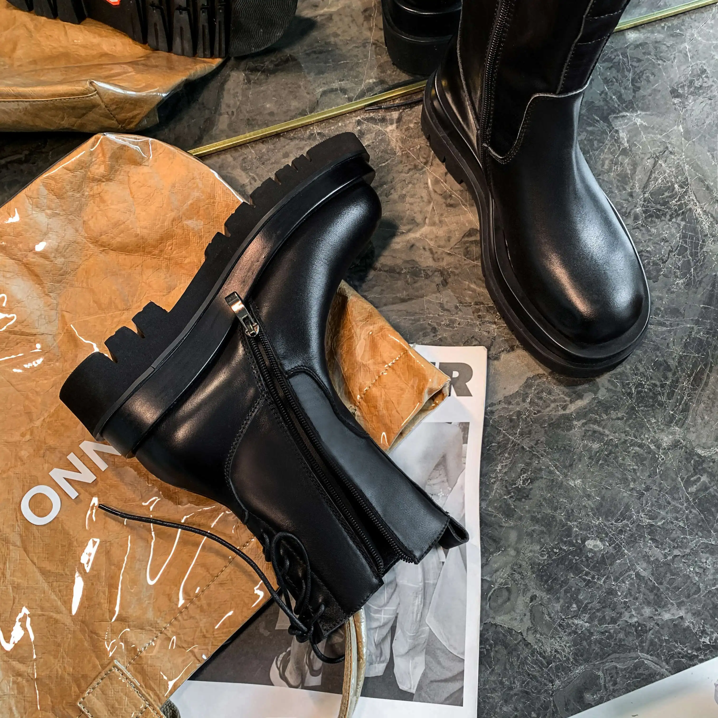 Beli Vichelo Panas Terbatas Kustomisasi Ukuran Desain Eropa Motor Boots Tampan Wanita Muda Streetwear Pertengahan Betis Boots L02