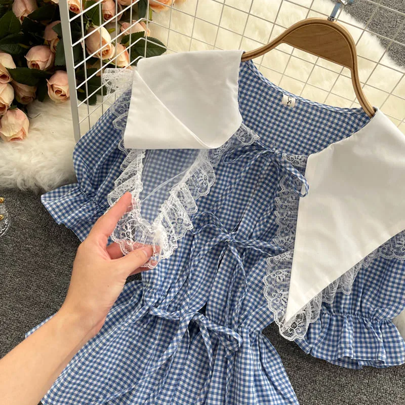

2021 summer new female peter pan collar puff sleeve plaid chiffon with lace shirts women elegant lace-up waist blouse chic shirt