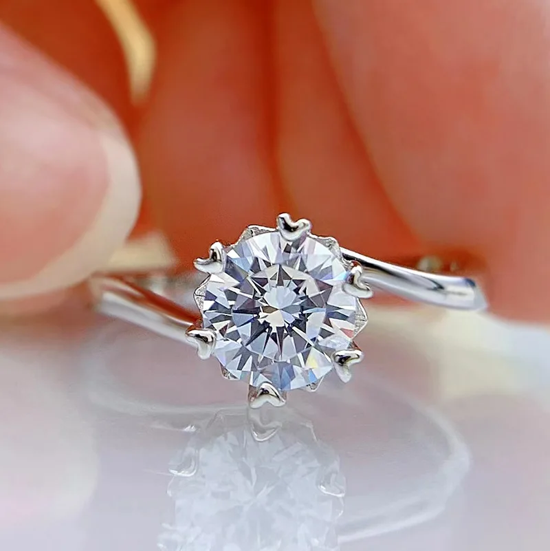 

2021 New S925 Sterling Silver Silver Ring To Create A Moissanite Round 1CT Diamond Ring Simple and Generous Six-claw Ring