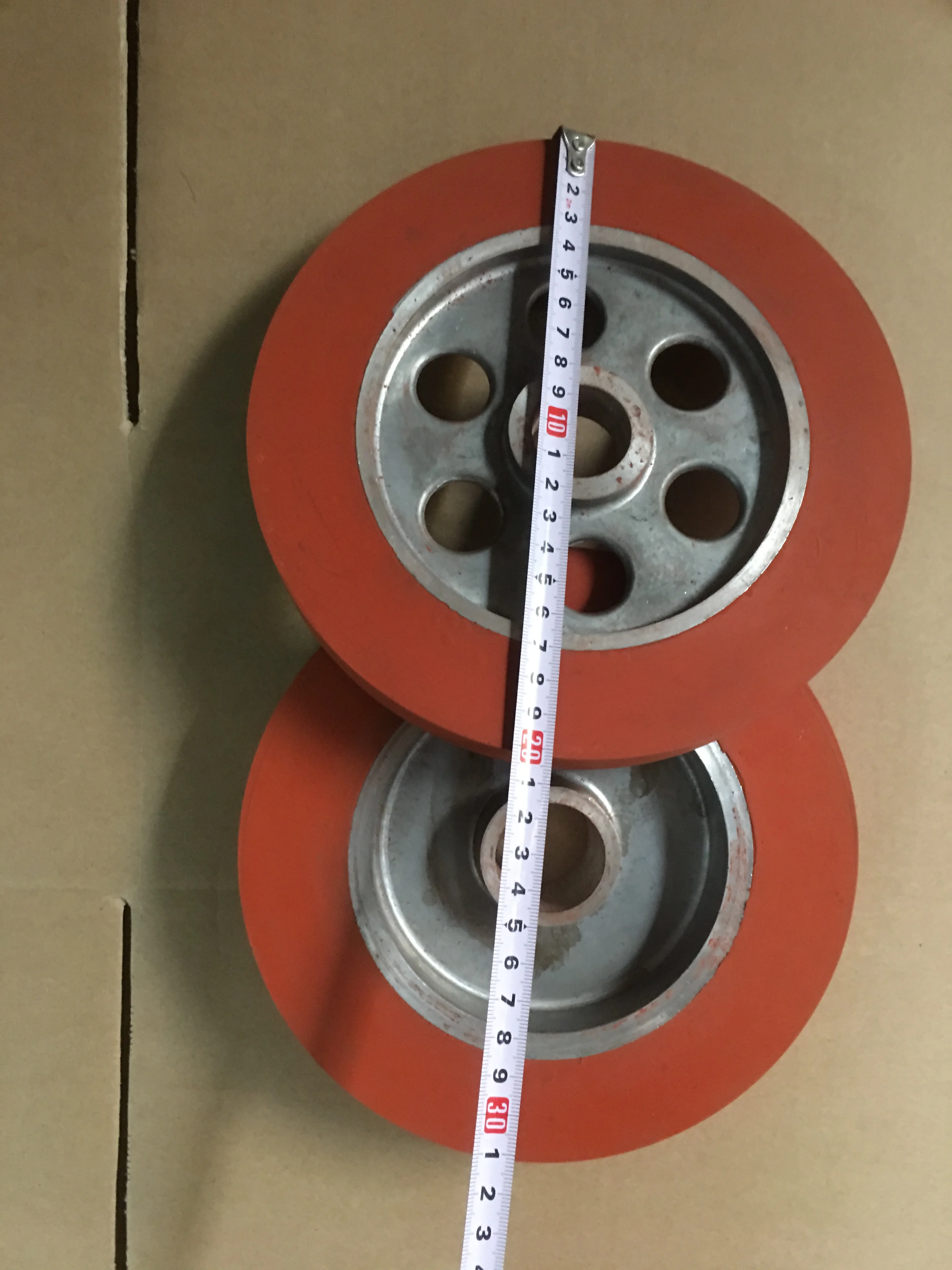 Высокотемпературное теплопередающее резиновое колесо дверь для горячего