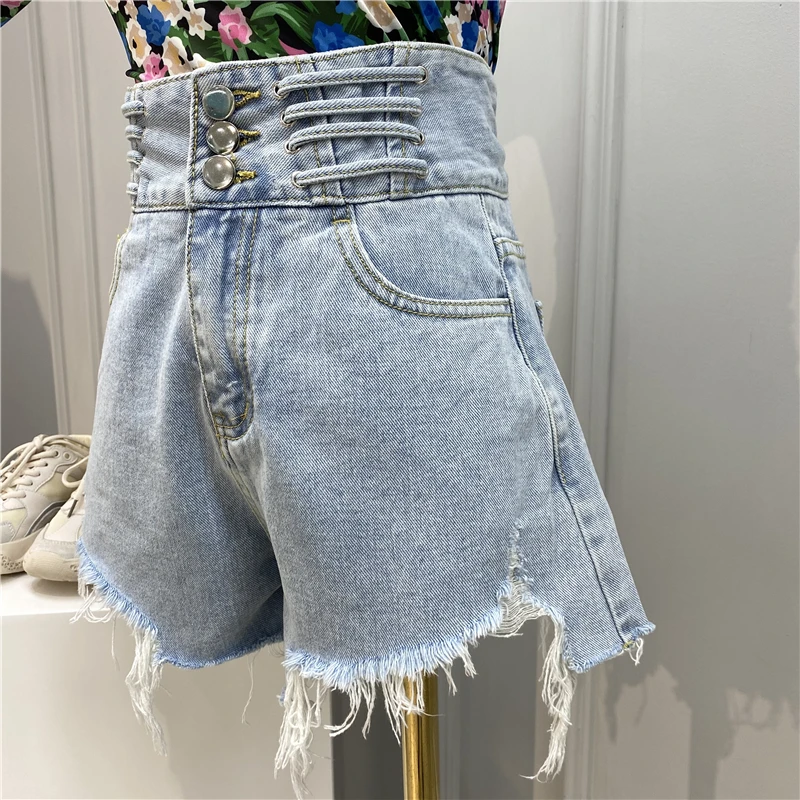 Рваные джинсовые шорты для женщин широкие потертые с завышенной талией и пряжкой