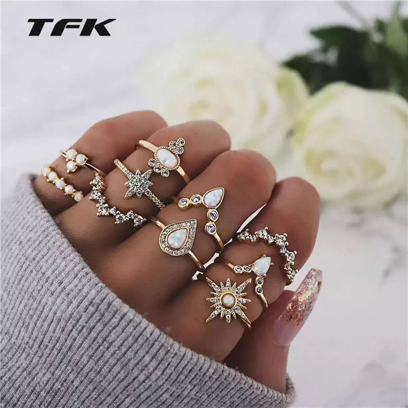 

TFK New Ladies Jewelry Fashion Temperament Star Drop Shape Ring Drop Diamonds Protein Alloy Ring 10-Piece Set Golden Ring