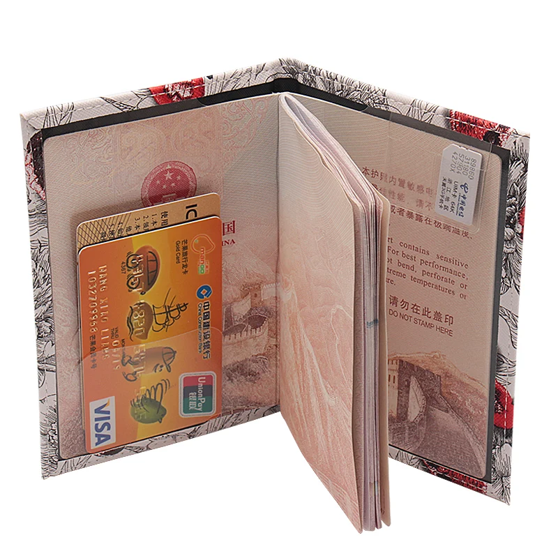 Обложка для паспорта с тиснением в виде бабочки проездного удостоверения