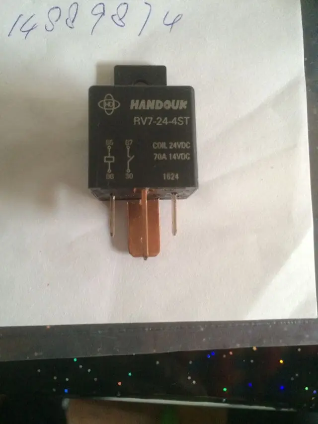 

RV7-24-4ST 24V 70A