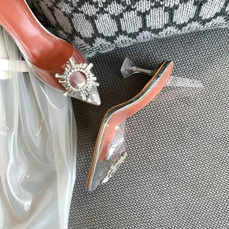 

Net red crystal and Rhinestone 2020 summer new pointed Baotou fashion sandals
