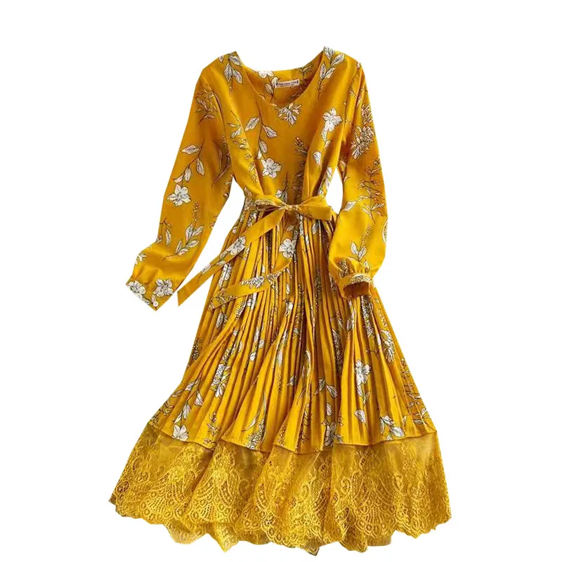 

Autumn New Temperament Retro Floral V-neck Thin Lace Stitching Pleated Dress Color Fashion Temperament Big Swing Dress UK844
