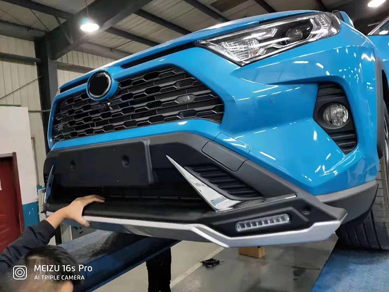 Защитная накладка на бампер для Toyota RAV4 2020 комплект из АБС пластика