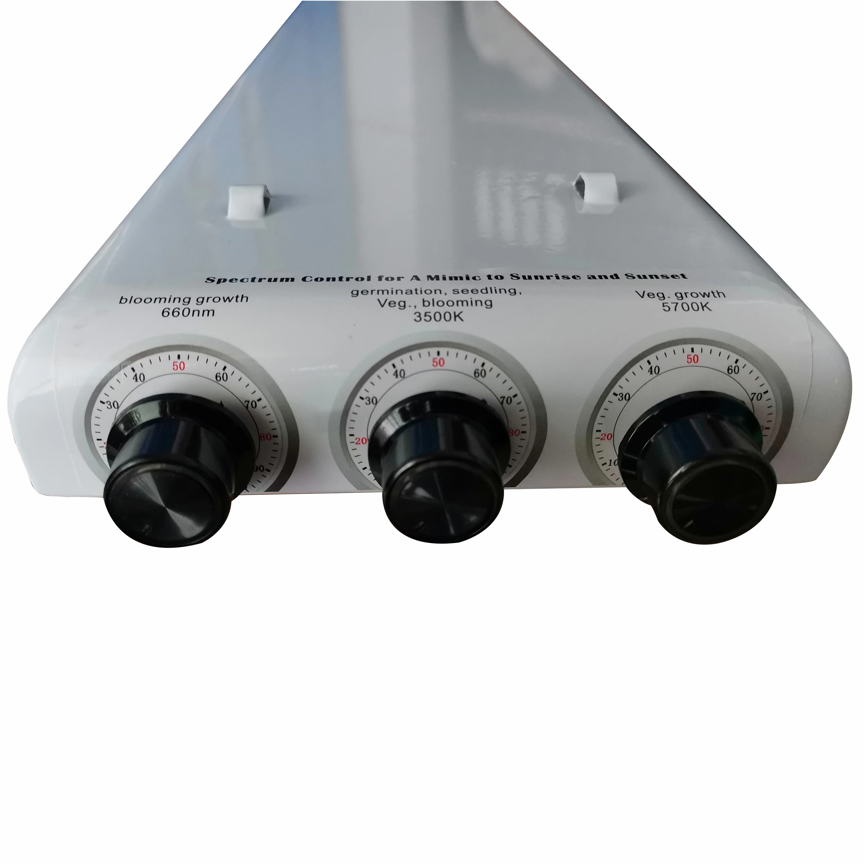 Светодиодсветильник фитолампа полного спектра LM301H/301B с широкой областью 5700K + 650