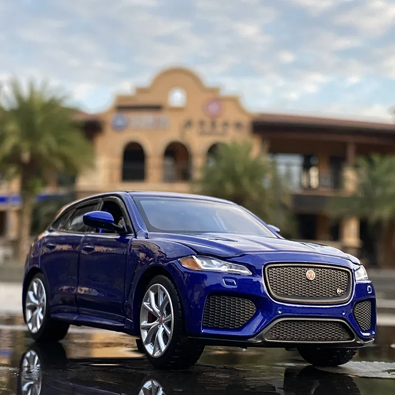 Модель автомобиля из сплава в масштабе 1:32 Jaguar F-PACE SUV литой металлический
