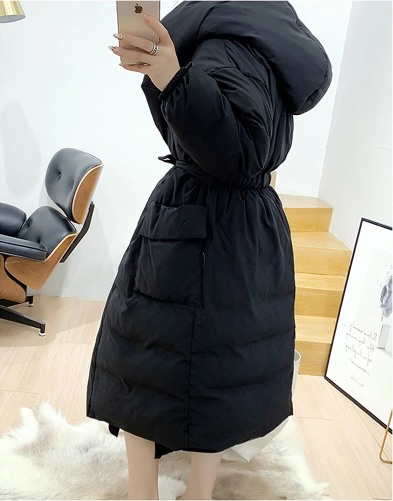 Пуховик женский зимний длинный парка выше колена пушистая Модная на белом утином