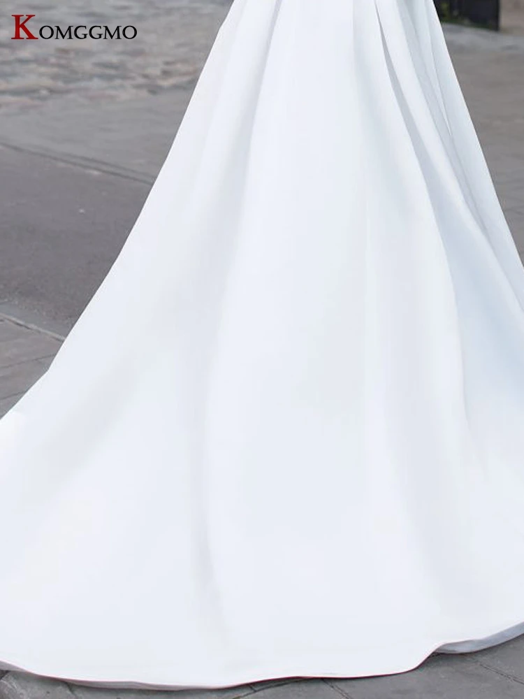 

100% Real Custom Made Strapless Chapel Train Embroidery Satin Wedding Dress Elegant Sleeveless Lace Up Back Bridal Ball Gown