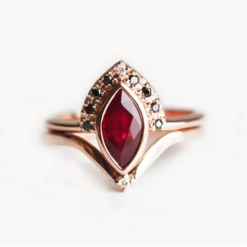 

Luxury Unique 2 IN 1 Rhomboid Ruby Red Zircon Rings Women Rose Gold Stacking Wedding Engagement Bridal Ring Sets Size 5 to 11