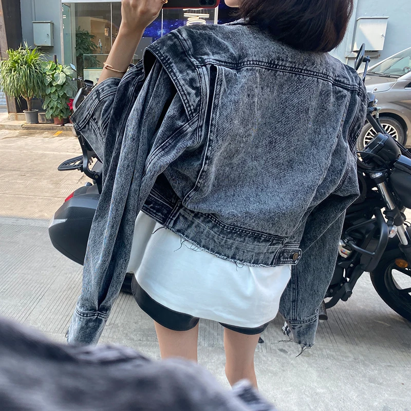 

TWOTWINSTYLE Casual Black Denim Coat For Women Lapel Long Sleeve Patchwork Pockets Tassel Straight Coats Female Spring 2021 New