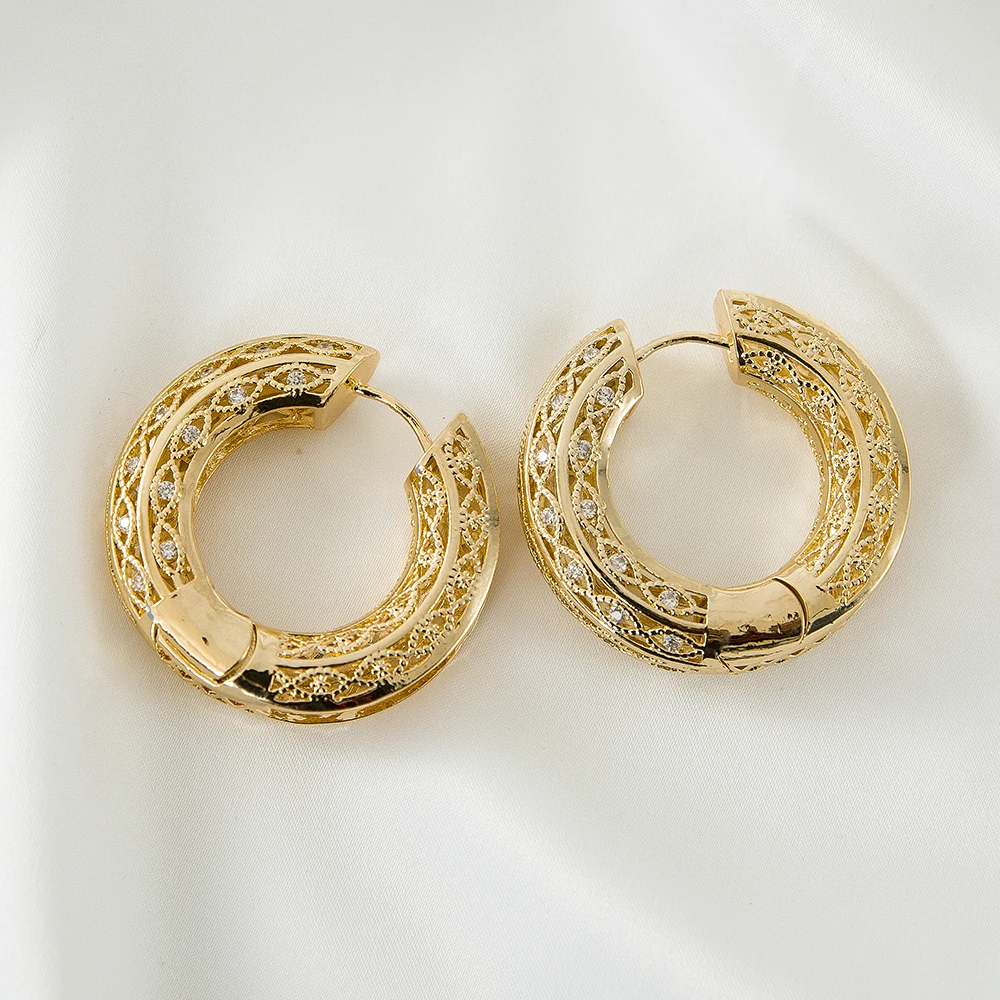 

Big Round Shaped High Quality Exquisite Style Hollow Out Copper Earrings For Women 2021 New Arrival Wedding Party Attendance