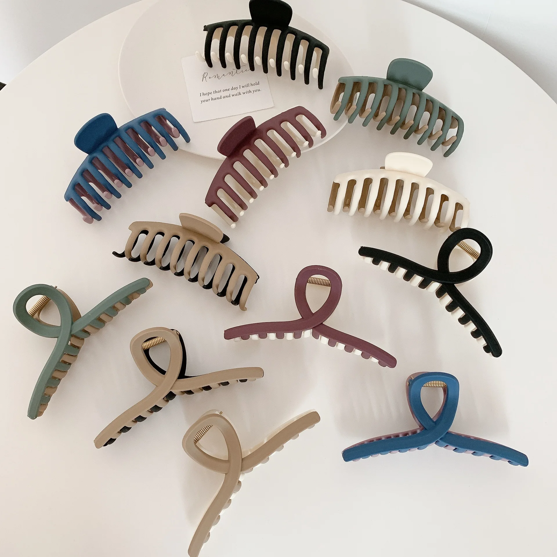 

1PCS New Korean Version of Double-sided Cream Solid Color Large Catch Clip Ladies Bath Shark Clip Headdress Hair Accessories