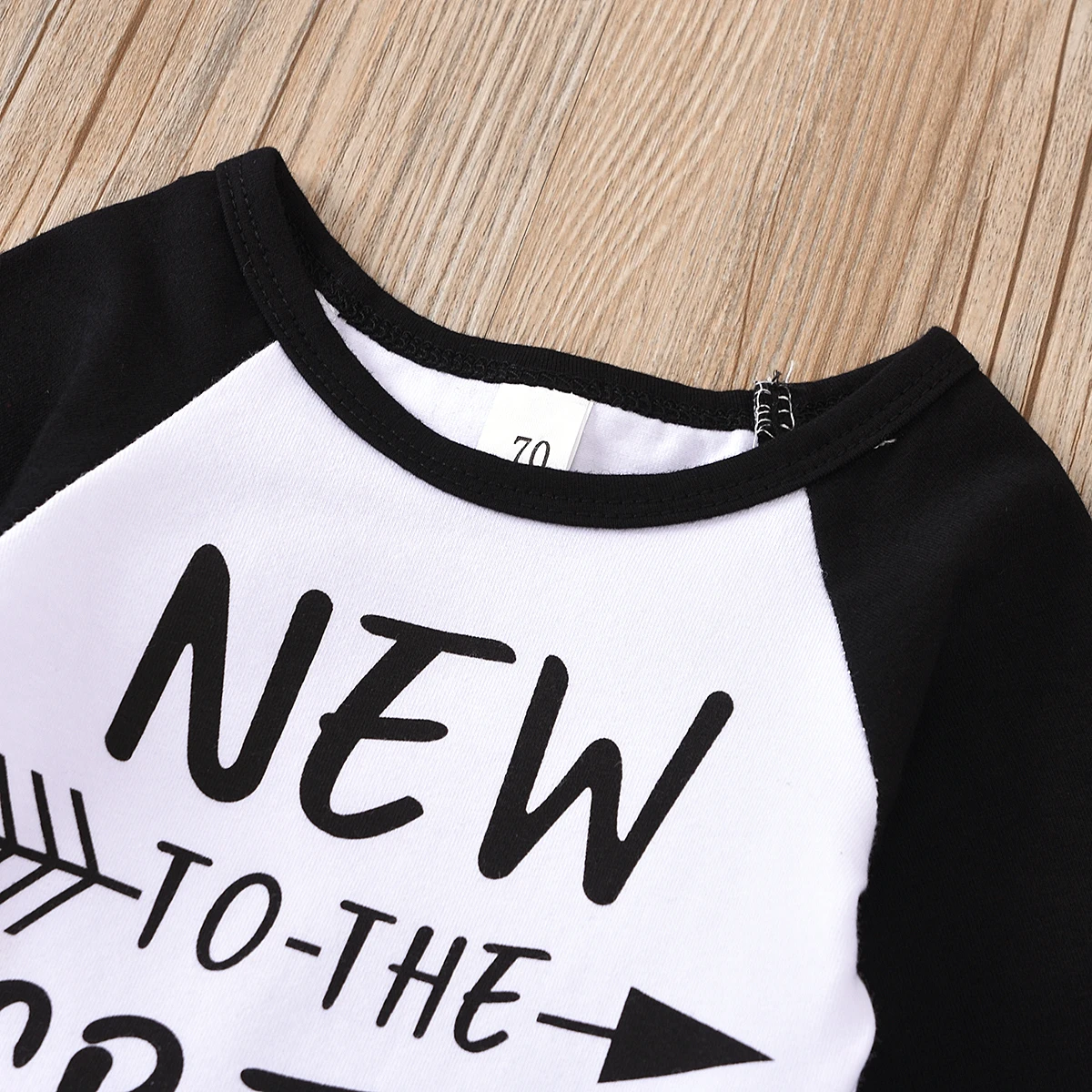 

2020 Fall Toddler Baby Girls Boys Long Sleeve Romper + Trousers + Hat Plaid Letter Print Christmas Outfits 0-12M Clothing Set