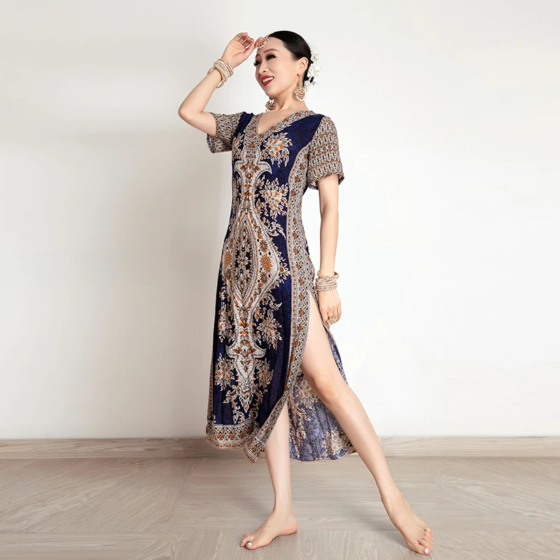 

Женское длинное платье с коротким рукавом и принтом