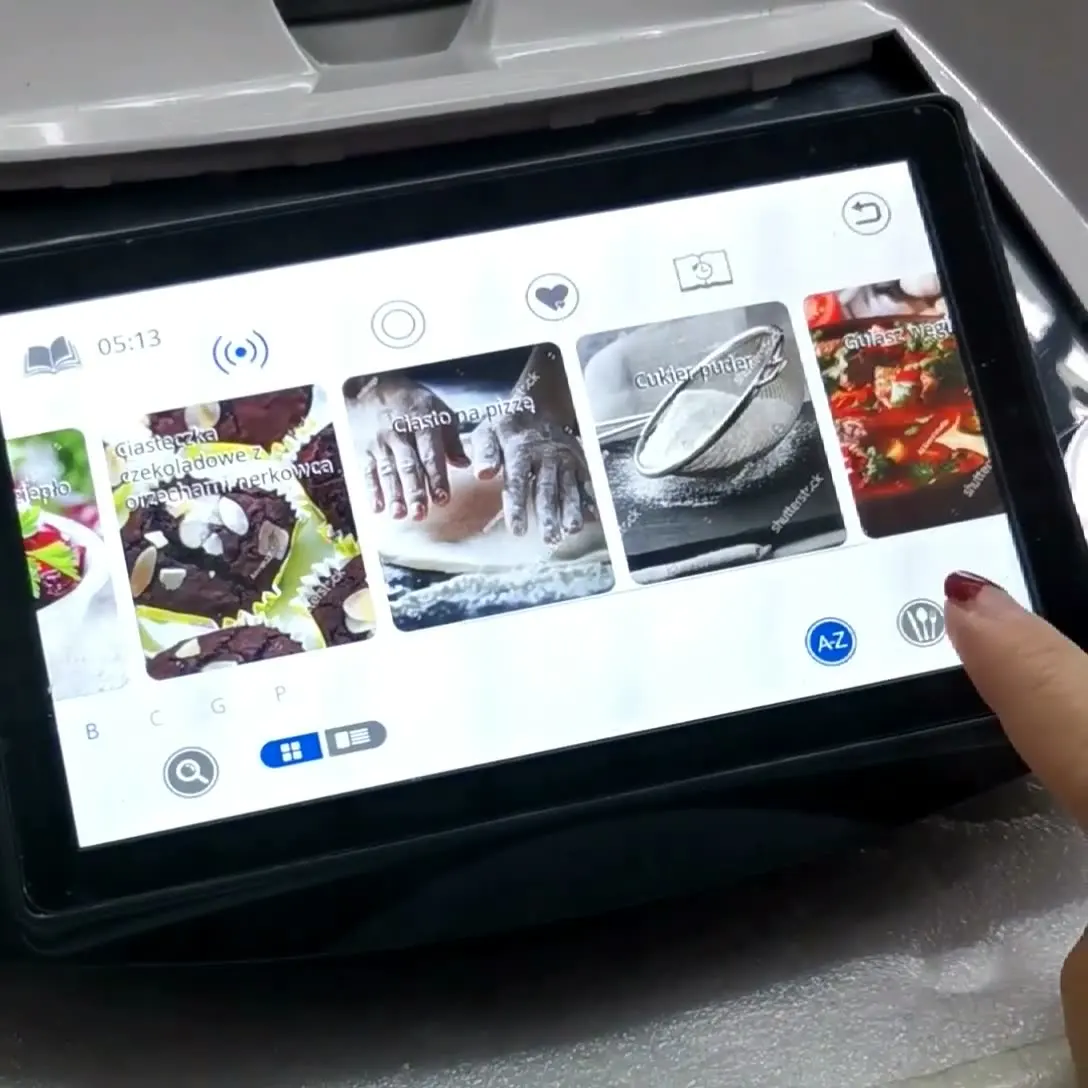 

Multi-function thermomixer food processor with LCD display and colored screen