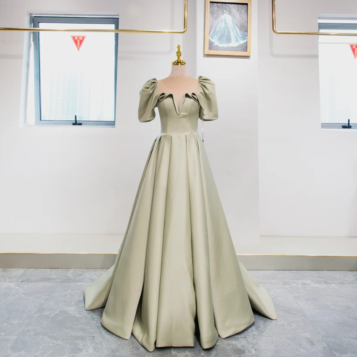 

Женское вечернее платье со шлейфом, элегантное светло-зеленое платье для выпускного вечера с короткими рукавами-фонариками, украшенное кри...