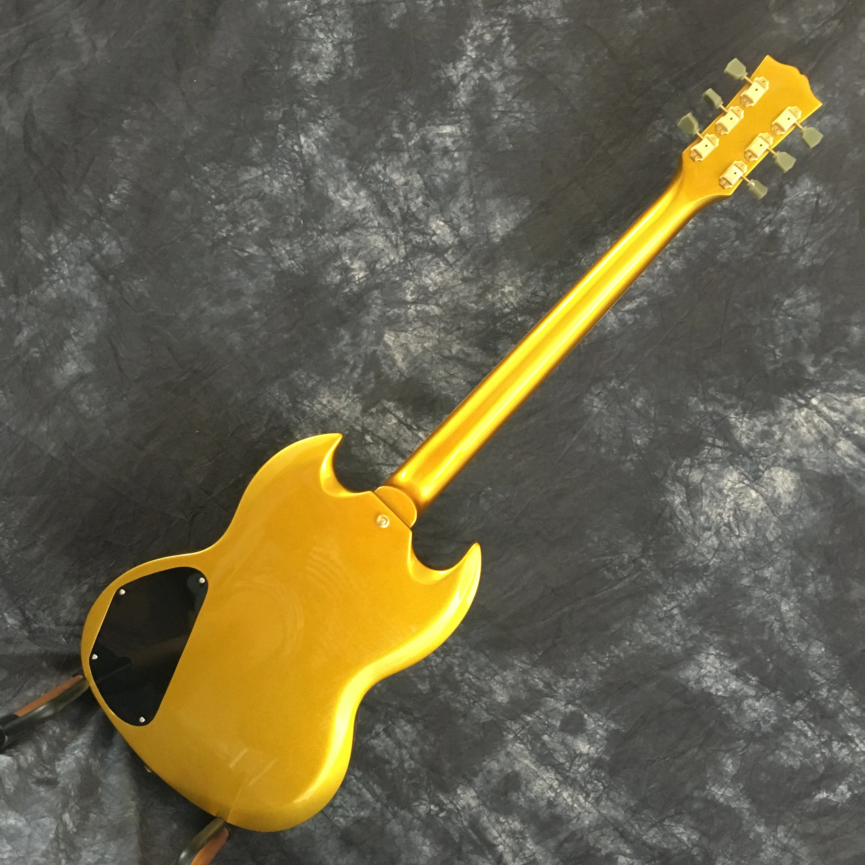 Китайский OEM завод новая золотая электрогитара SG корпус из красного дерева и