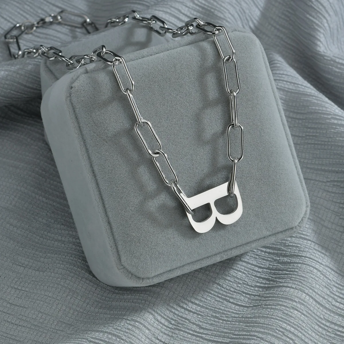 

Cross Border Fashion Jewelry Stainless Steel B Word Hip Hop Necklace Factory Wholesale Trend New Pendant Chain Necklace