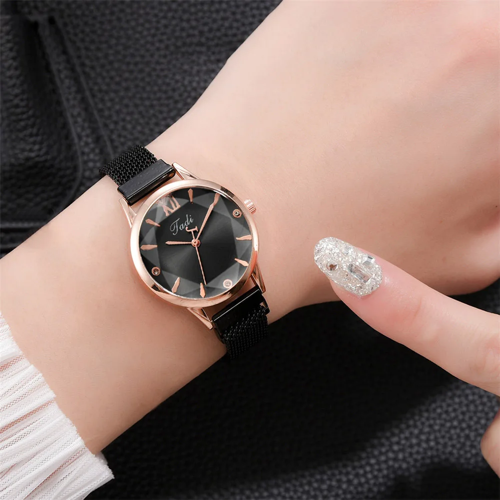 

Women Quartz Watch Magnetic Buckle Personality Hexagonal Mirror Lady Wrist Watch LXH
