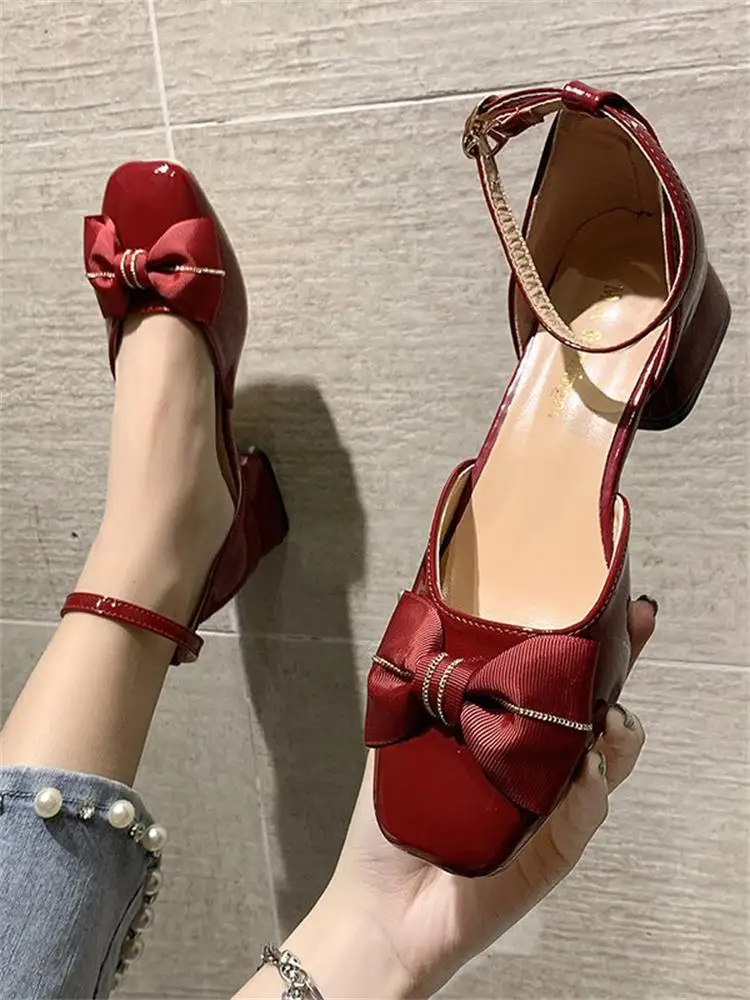 

Летний Новый Стиль, Модный Дикий сладкий ветер, женские туфли на среднем каблуке с закрытым носком и бантом, сандалии с квадратным носком