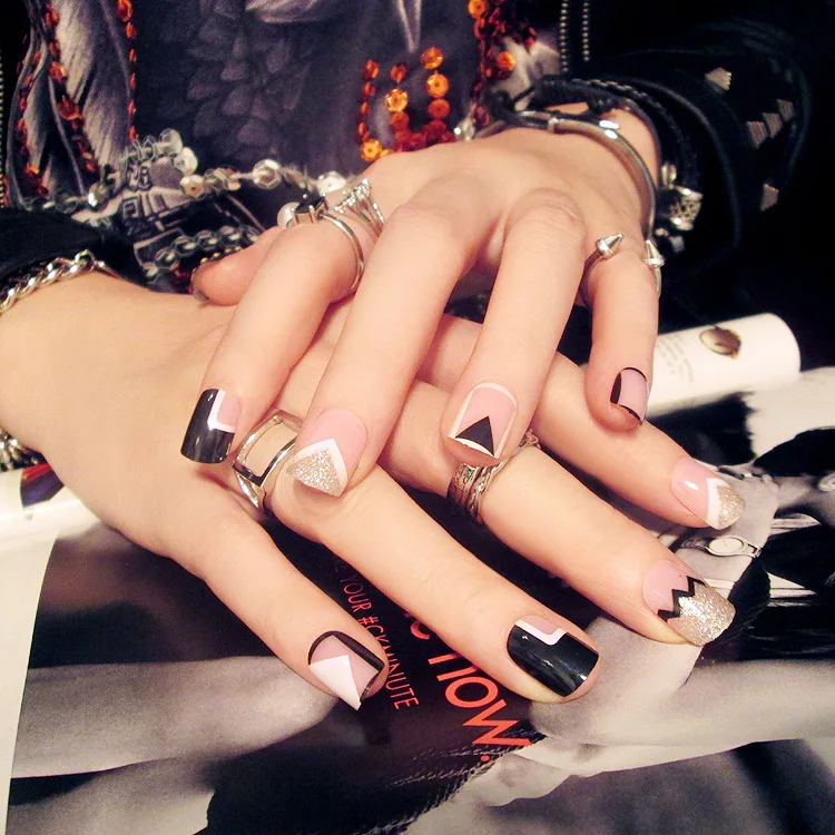 Геометрические фигуры короткие 24 листа/набор поддельные накладные ногти Советы