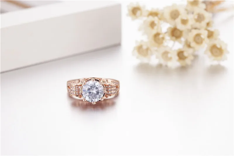 Женское кольцо из серебра 100% пробы с искусственным бриллиантом 4 карата|Кольца| |