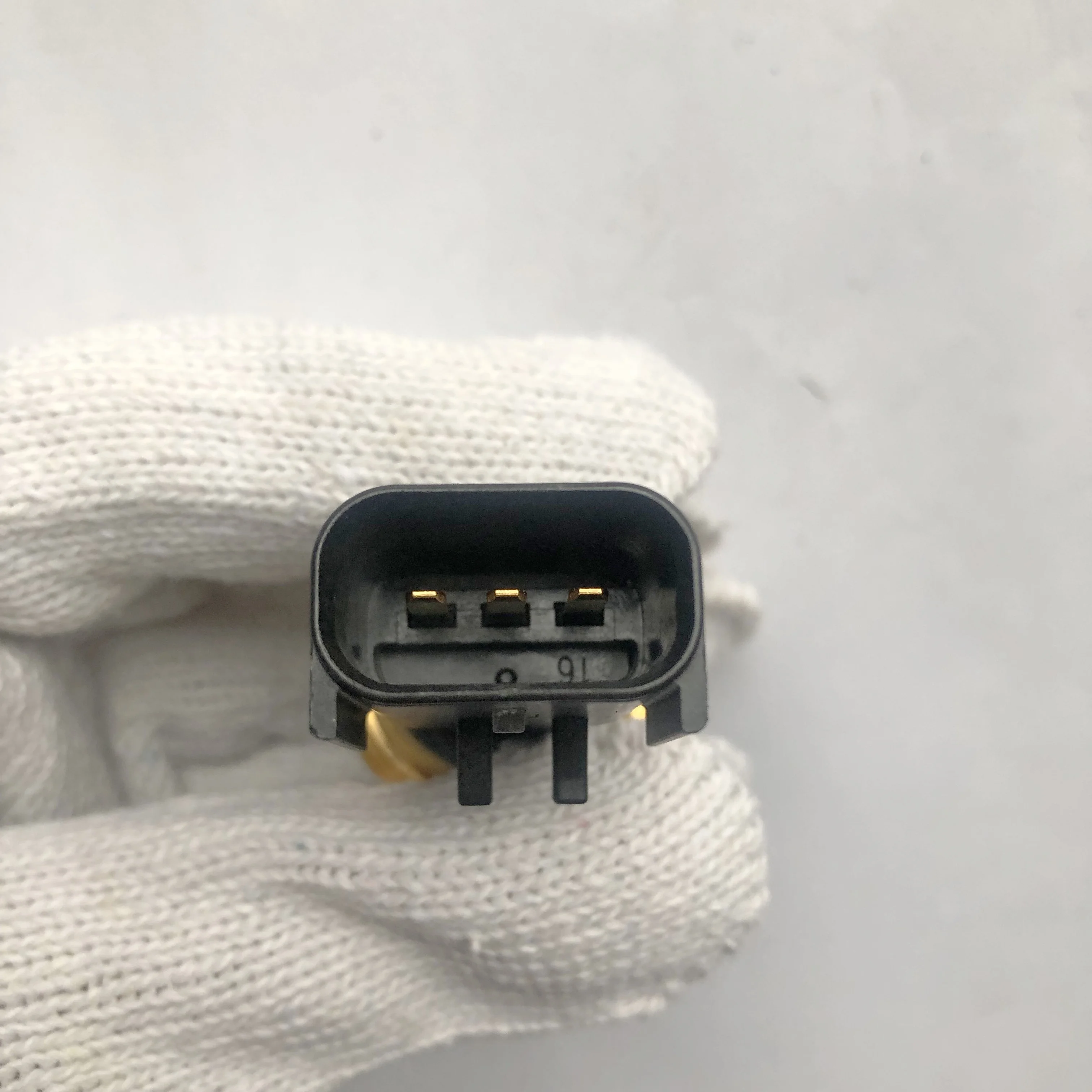 

Genuine ISB QSB Fuel Oil Pressure Sensor 4921517
