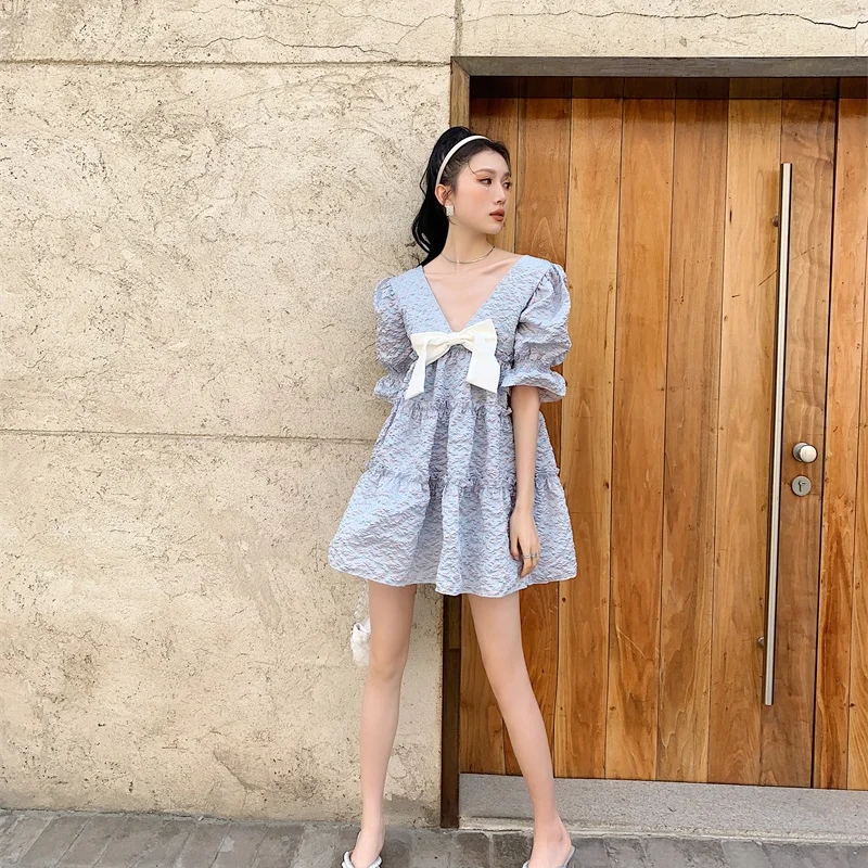 

Korejepo Women Dress 2021 Summer New French Sweet Fairy Bow Jacquard V-neck Puff Sleeve Solid Slim Mini Dress Female Party Half