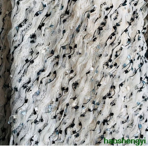 Черно-бело-синяя плиссированная пряжа в горошек с кисточками декоративная