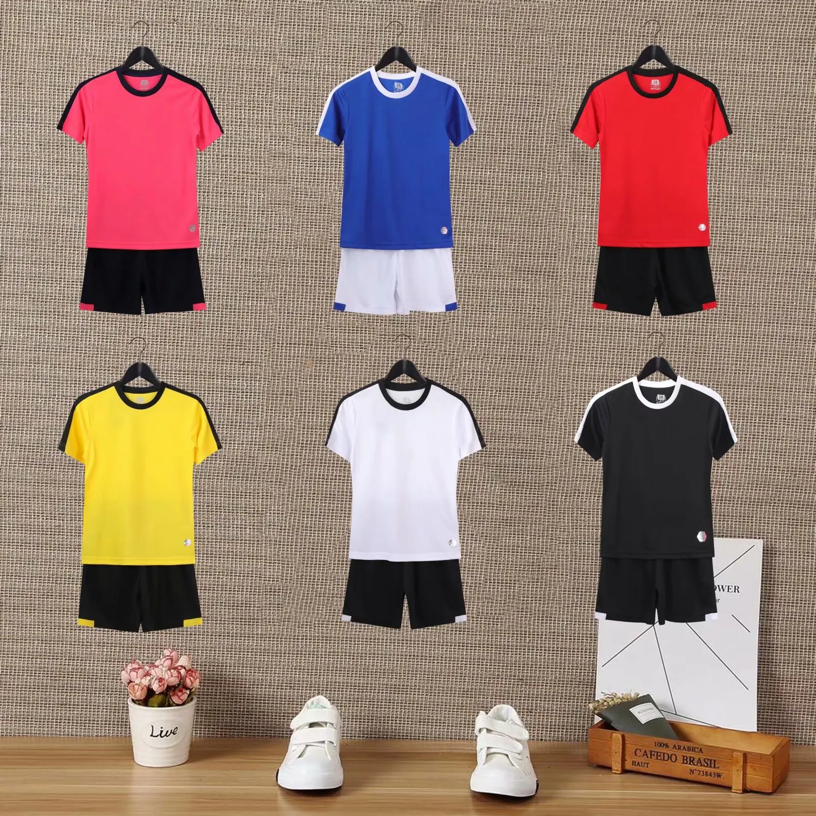

Children's personalized football shirt set custom boys' and girls' short sleeve football uniform children's breathable training