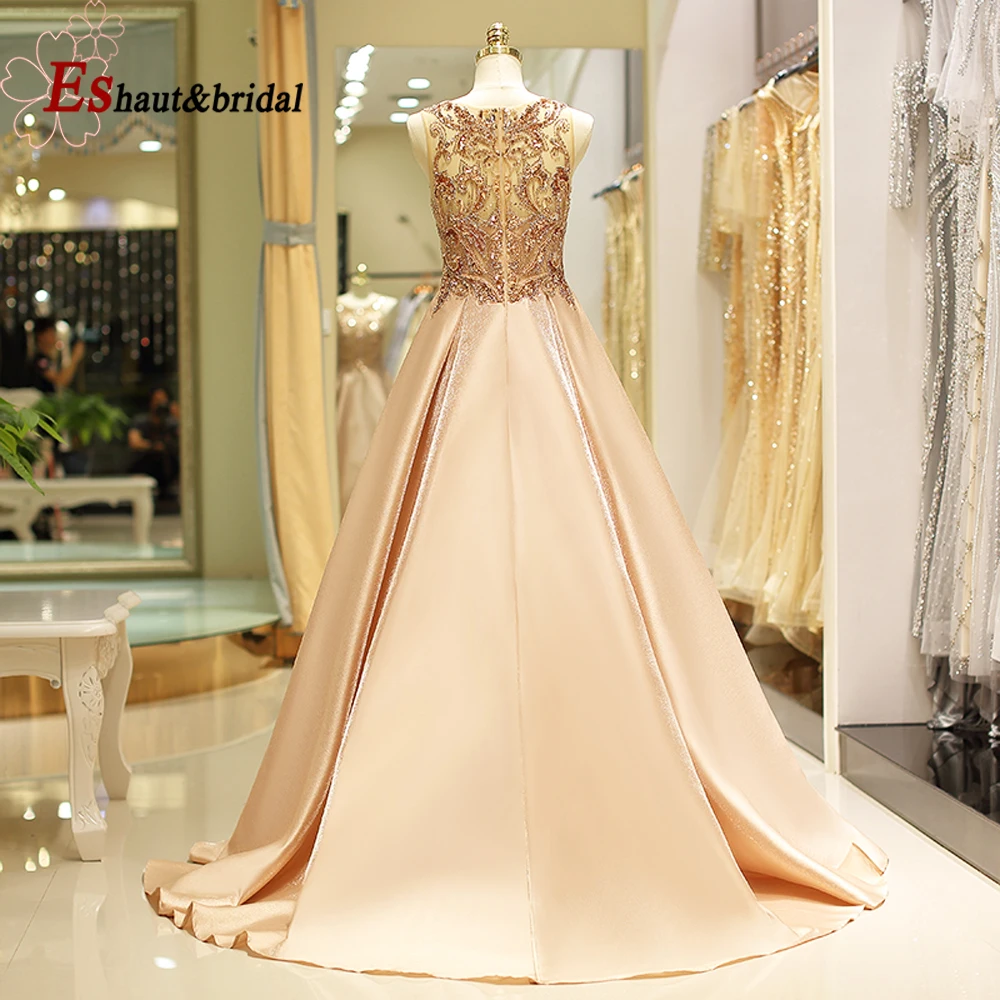 Винтажное атласное длинное вечернее платье цвета шампанского с круглым вырезом