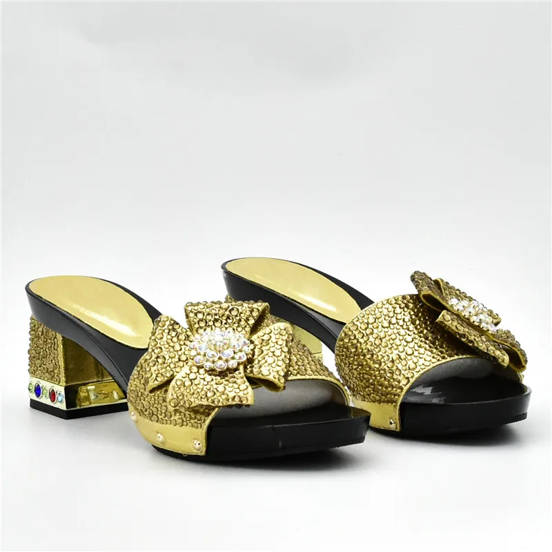 Новейшие туфли в африканском стиле и подходящая сумочка Итальянский комплект из