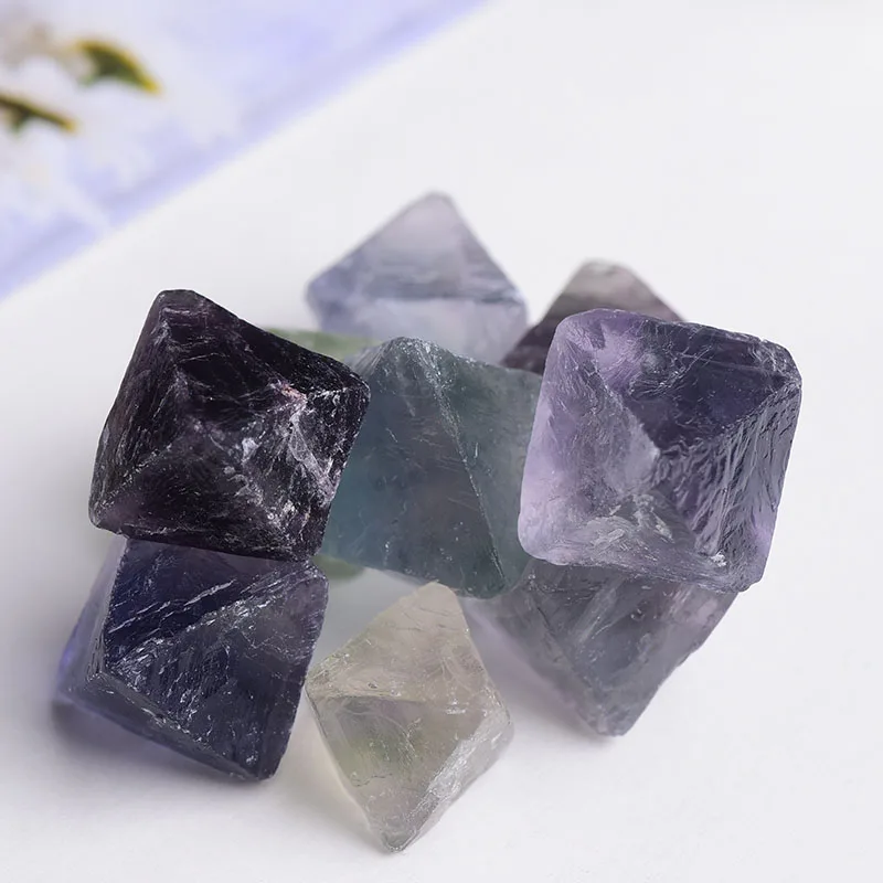 Природный Хрустальный флюорит октахедрический камень лечебный элемент энергия