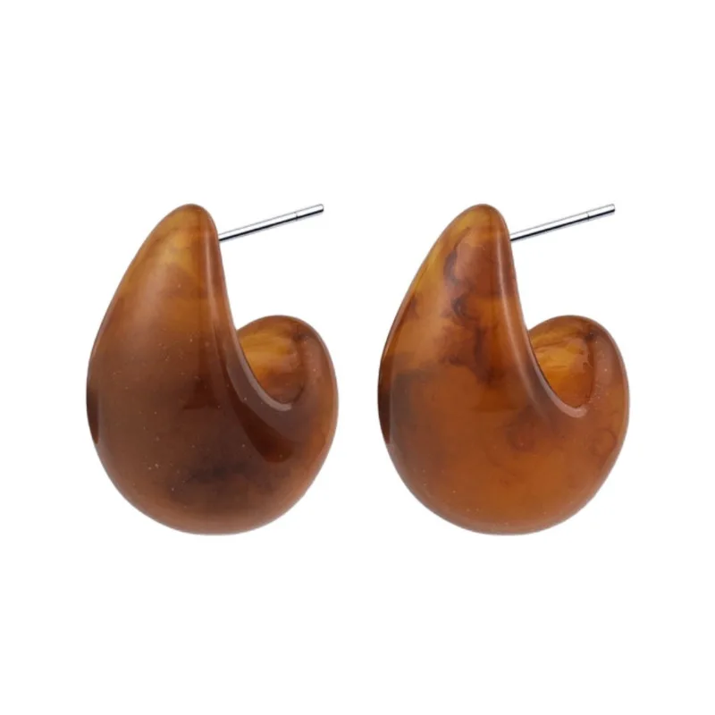 

Retro small water drop resin earrings 2020 new temperament high-end Hong Kong style earrings