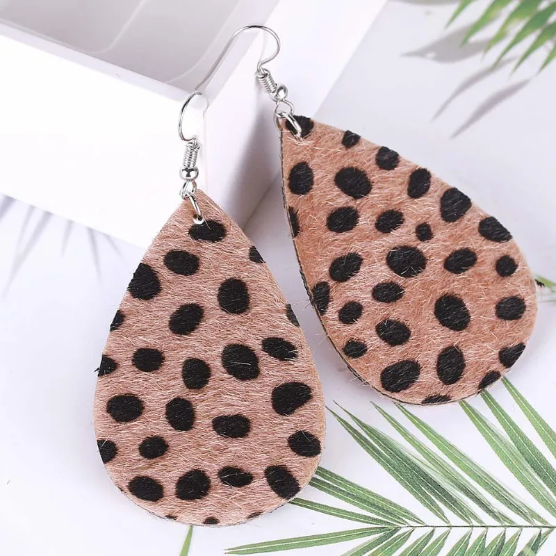 

Leopard Hollow Drop Shape PU Leather Dangle Earrings for Women 2021