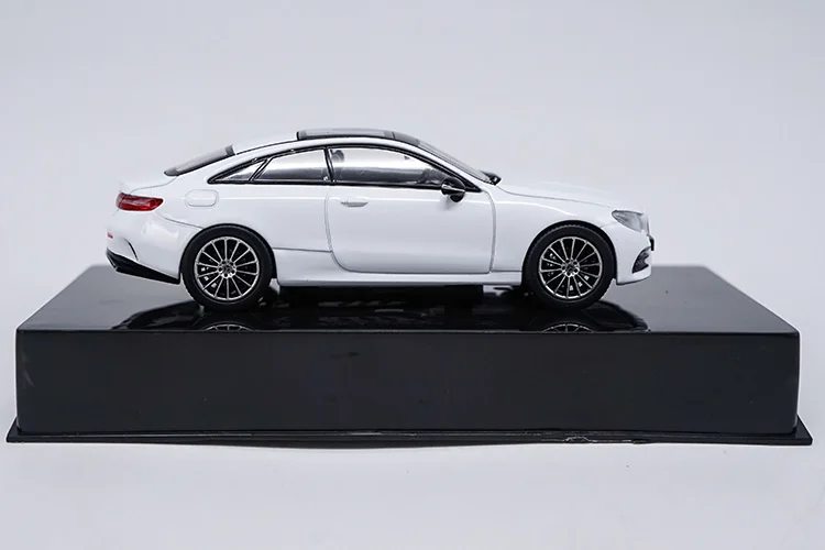 1:43 E300 E-KASE Coupe модель сплава автомобиля статические высокой моделирования металлические модельные автомобили с оригинальной коробкой