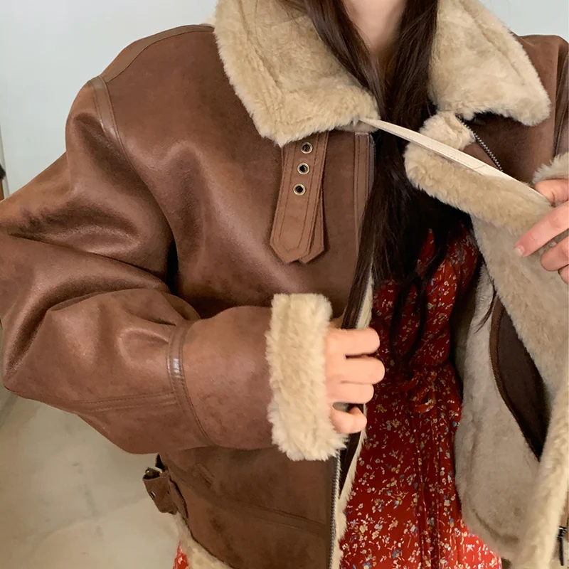 Женская зимняя куртка из искусственной замши с мехом | одежда