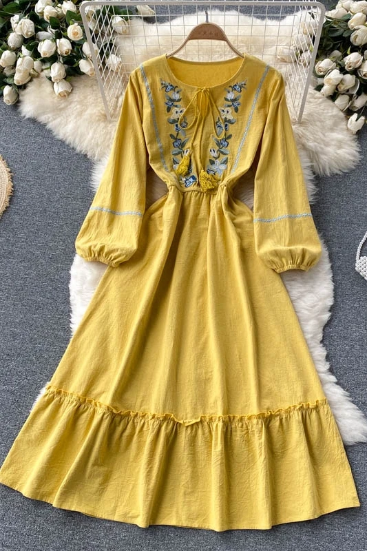 

Bohemian Vintage Embroidery dress women o-neck long sleeve tassel cotton maxi dress new autumn Robes 2021