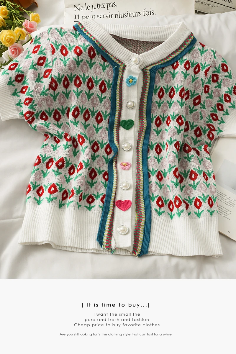 

Elegant style retro printed round neck single breasted knitted T-shirt for women
