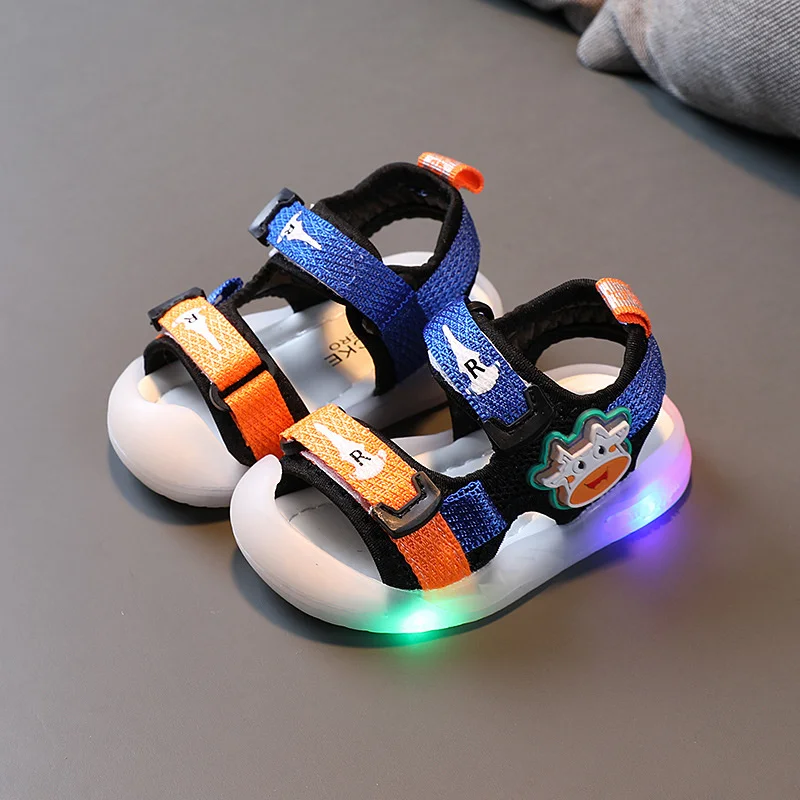 

Sandals 2022 summer new light-up baby shoes 0-1-3 years old boys and girls beach Led light-up shoes toddler shoes size 16-30