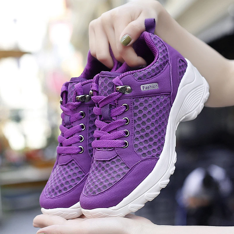 Женские теннисные кроссовки летящая ткань толстая подошва модные туфли