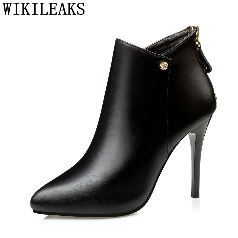 Красные Ботинки на каблуке зимняя обувь женские кожаные ботинки с заклепками